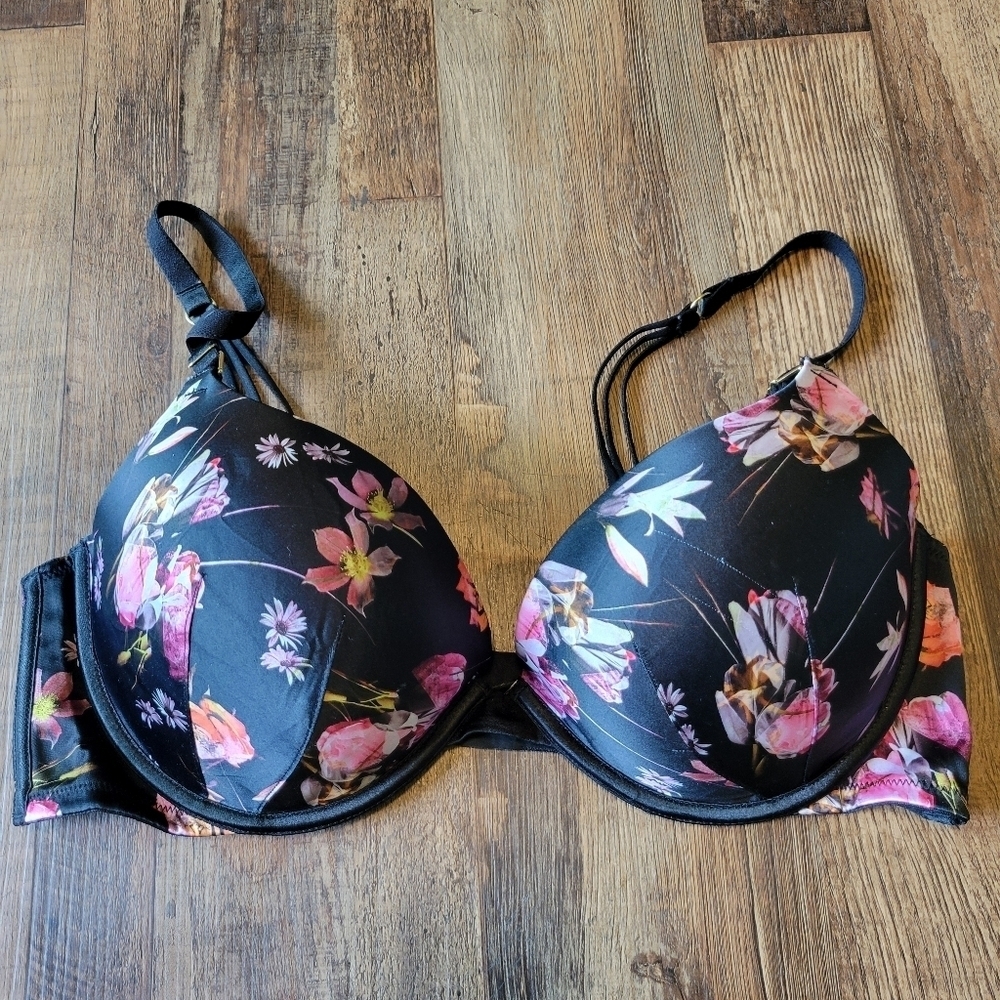 Victoria's Secret Very Sexy Push Up Bra Black With Floral Print